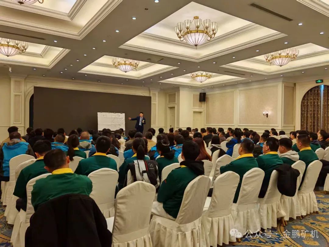 1740120266891734.jpg 640 (1).jpg